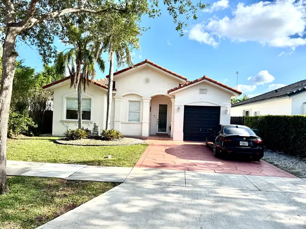 8766 NW 139th Ter, Miami Lakes, FL 33018