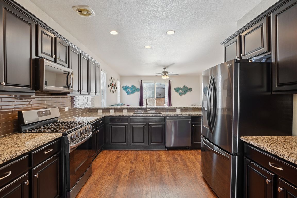 next background image