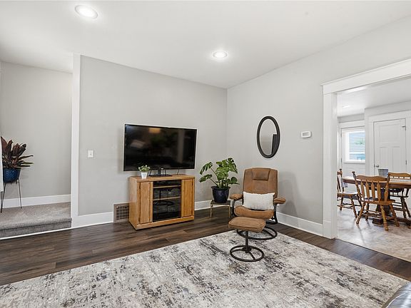 5th image of 1106 J Ave NW