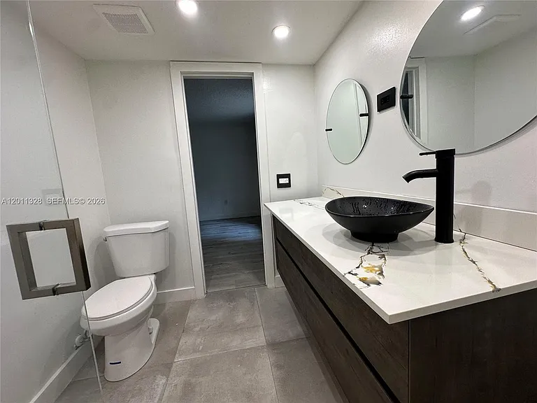 4215 N University Dr #101 — Photo 15