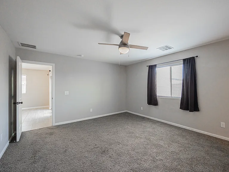 2547 E Illini St — Photo 13
