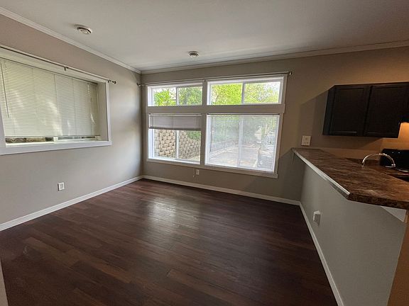 3rd image of 422 James Ave APT 203