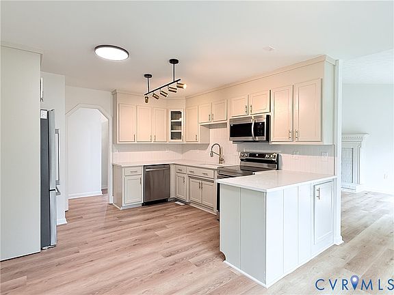 5th image of 4707 Mason Woods Ct