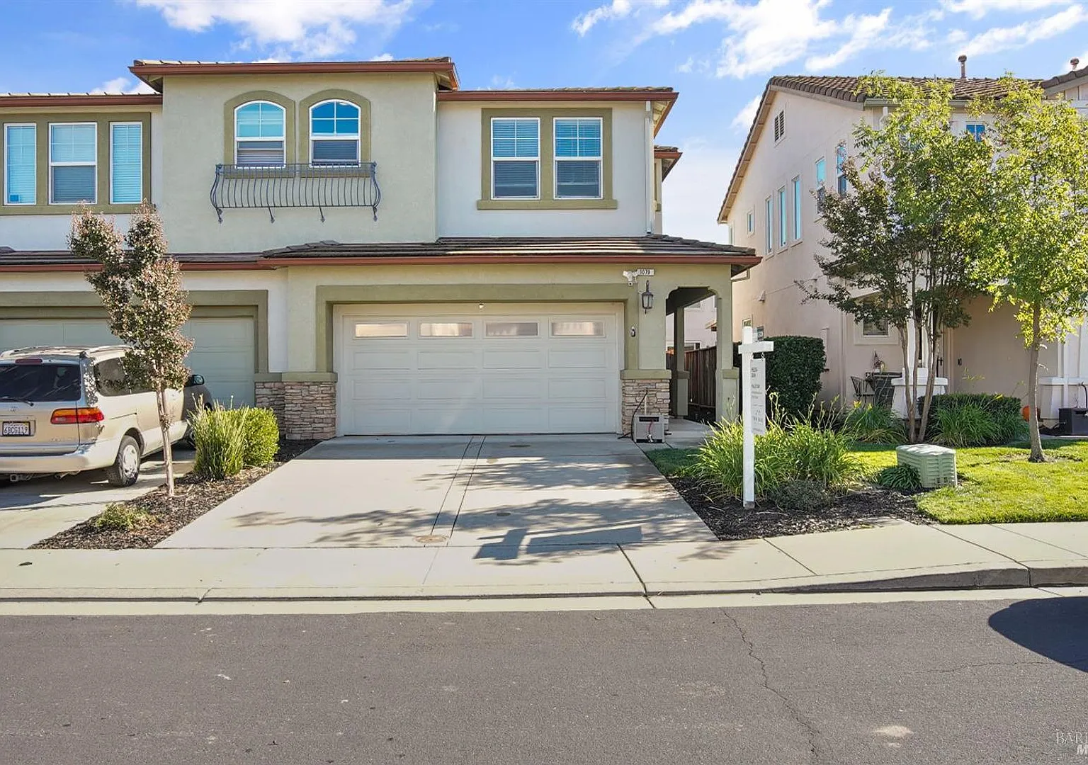 1079 Portofino Ave Modern 3BR/2.5BA with Solar, Available Now — Photo 4