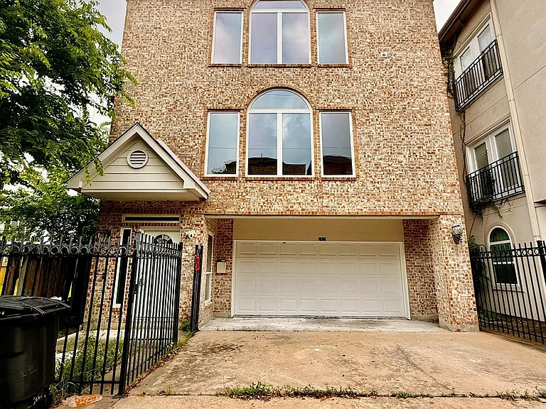 1323 Rosewood St — Photo 14