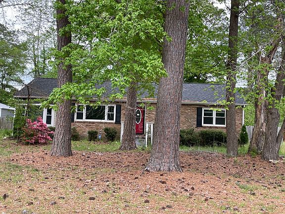 2nd image of 2619 Forest Hills Rd