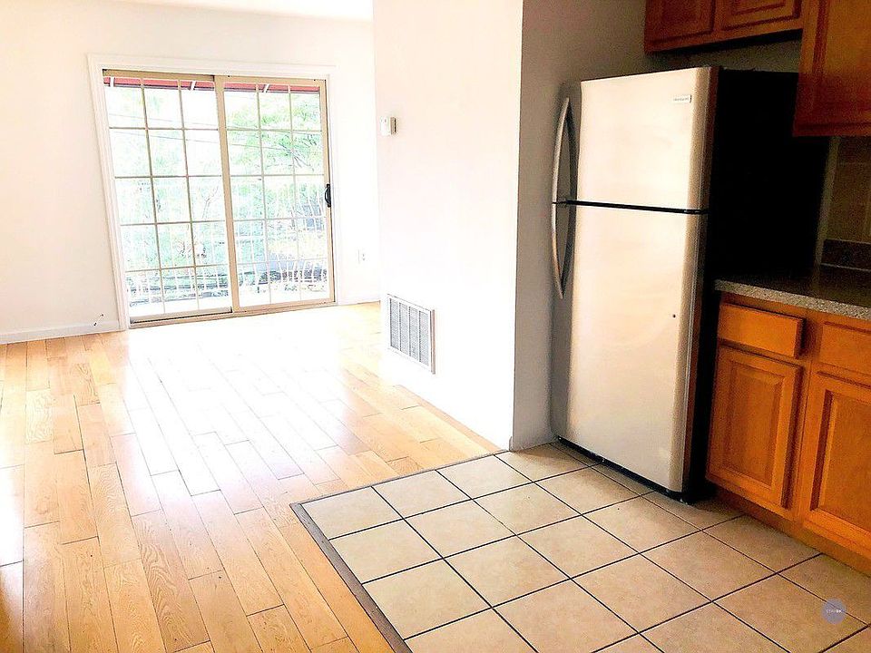 1st image of 11611 Myrtle Ave APT 3