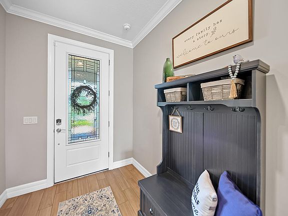 5th image of 720 S E Boboli Way