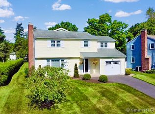 32 Oxbow Dr, Meriden, CT 06450