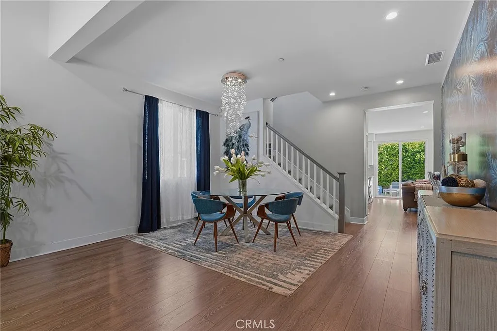 4 bed, 2279 sqft, $6,500 — Photo 4