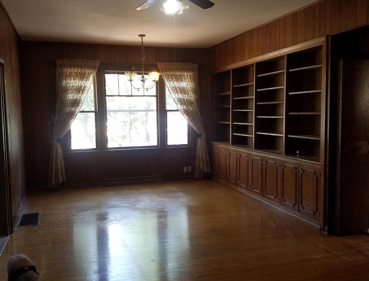 1500 Clearwater Rd — Photo 3