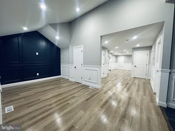 170 Pine Ave, West Berlin, NJ 08091