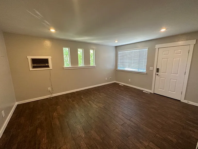 5253 Meade St #5253 — Photo 5