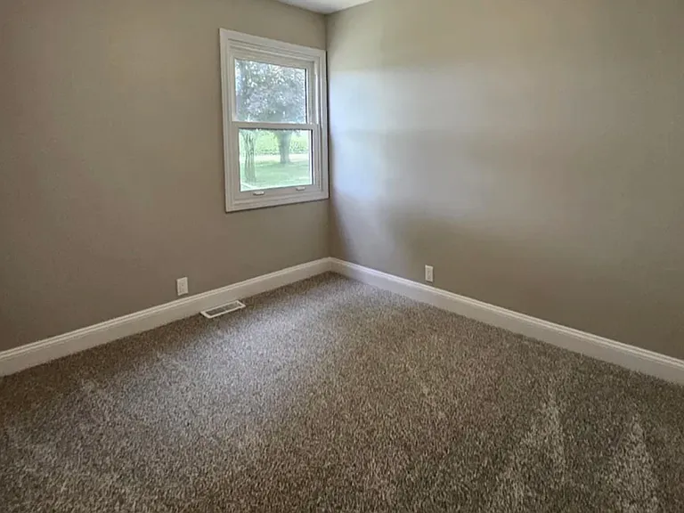 650 S Elm St — Photo 11