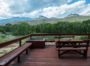 2415 Southfork Rd, Cody, WY 82414