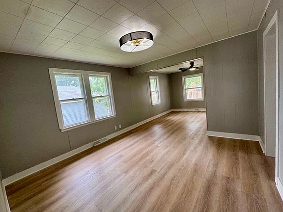 2nd image of 122 Lawndale Ave