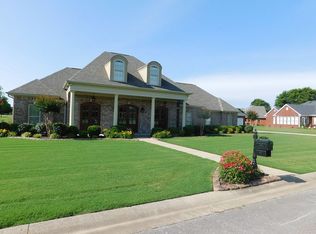125 Plantation Springs Dr, Florence, AL 35630