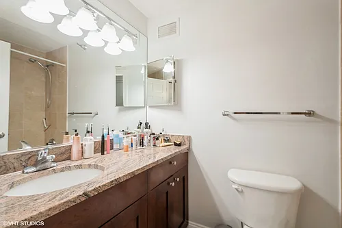 440 N McClurg Ct #705 Photo 1