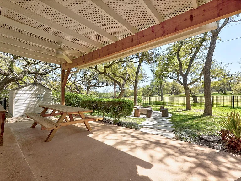 11532 Spicewood Pkwy — Photo 18