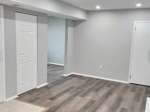 3rd image of 2204 Greenwood Dr #1