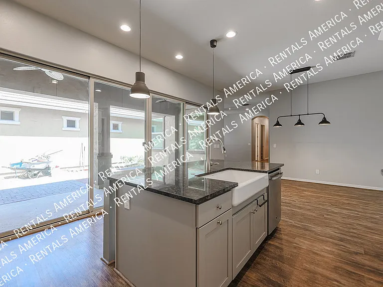 4429 E Jones St — Photo 18