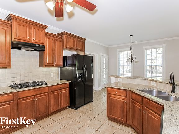 5th image of 78 White Rose Ct