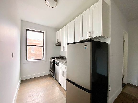 2nd image of 3660 Waldo Ave APT 8H