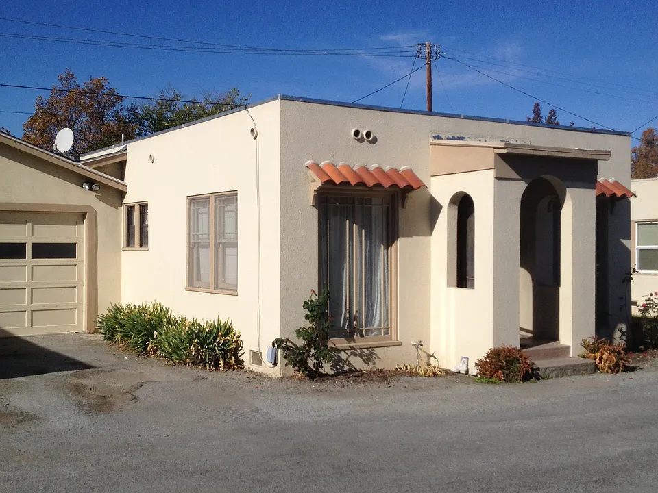 Building Photo 3