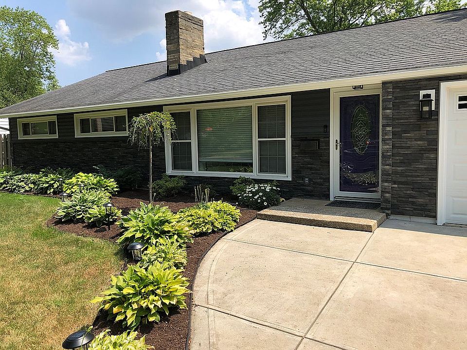 2nd image of 395 Adrian Dr