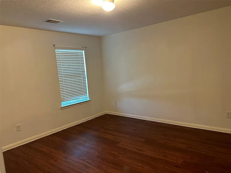 21511 Donata Cir — Photo 13