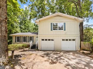 1056 Mandalay Ct SW, Lilburn, GA 30047