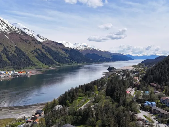 Nhn Vista Dr, Juneau, AK 99801