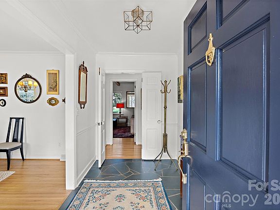 2nd image of 401 Glen Oaks Rd