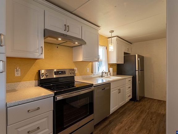 5th image of 277 NE Conifer Blvd Unit 79