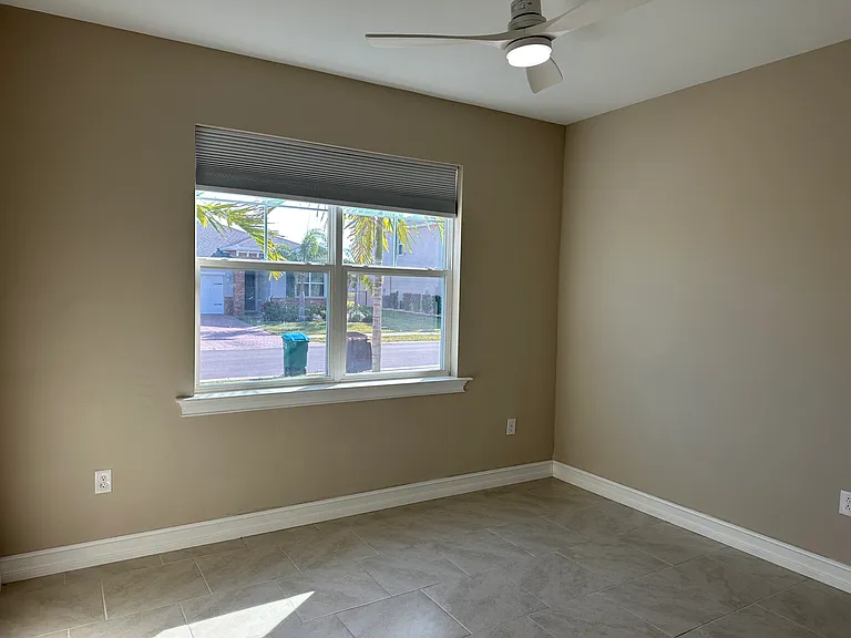 440 Coral Reef Pl — Photo 10