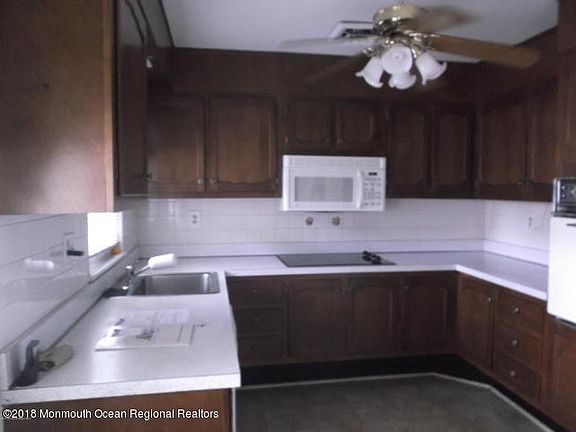 2nd image of 450B Cheshire Ct #100B