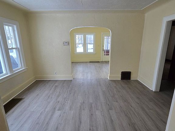 3rd image of 1938 Clinton St APT 1