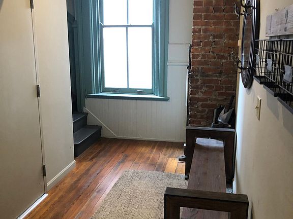 3rd image of 1121 Clay St APT 4