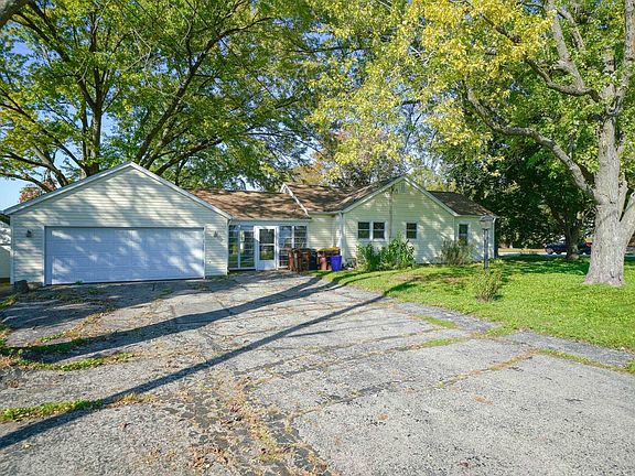 2nd image of 2119 Sandy Hollow Rd