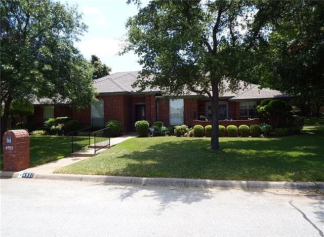 1st image of 4921 Courtside Dr