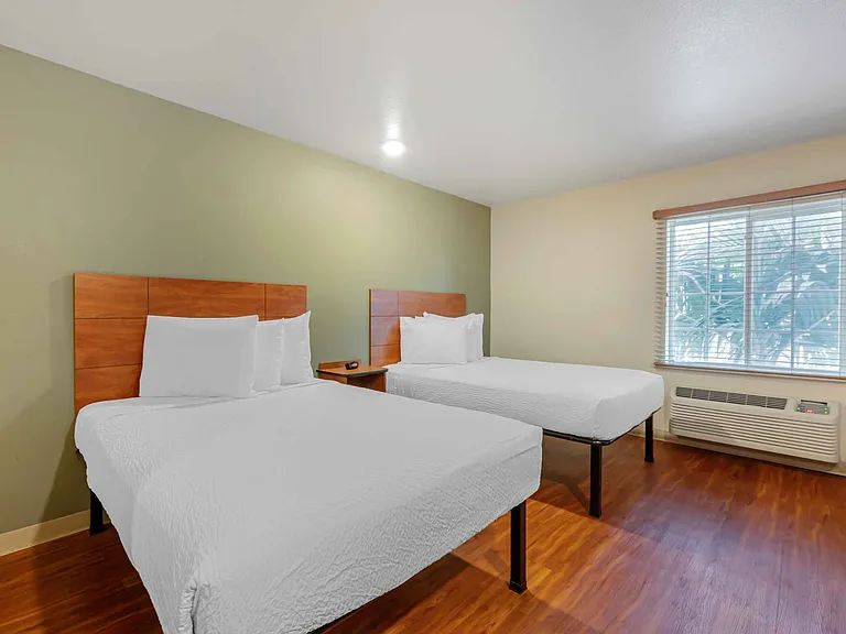 Studio Suite - 2 Full Beds