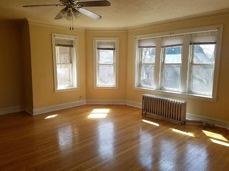 4 bed, 1500 sqft, $700 — Photo 1