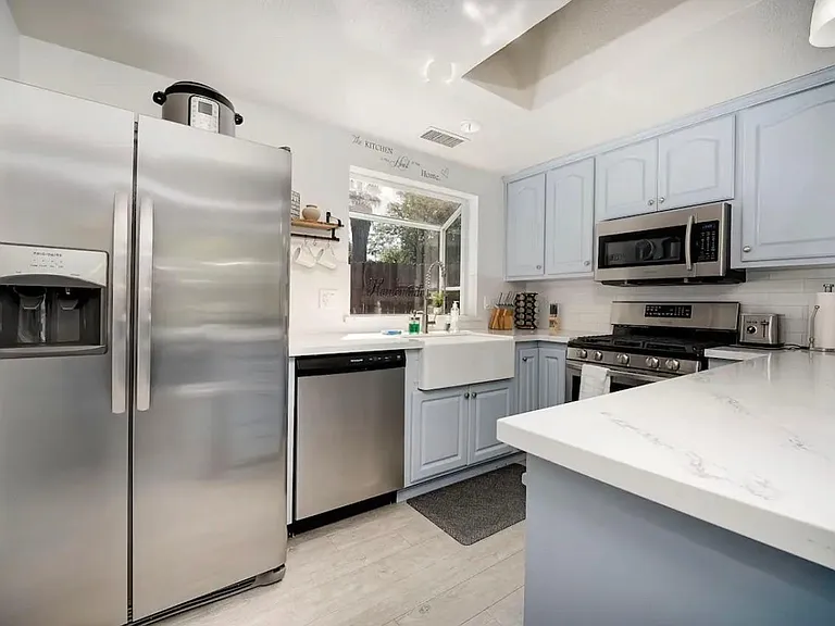 refrigerator, dishwasher, microwave, gas range/cooktop all included