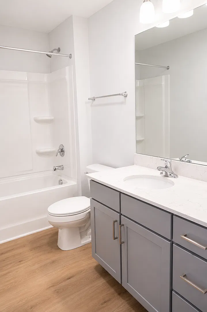 The Lakeview Apartments — Photo 3