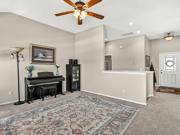 3rd image of 5637 S Lexington Avenue