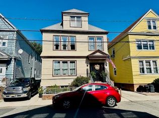 165 W 33rd St #2, Bayonne, NJ 07002