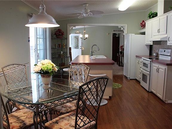3rd image of 240 Wildwood Ln