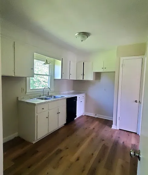 125 Jacklyn Ct — Photo 4