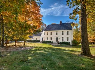 29 Tiger Dr, Tewksbury Twp, NJ 07830
