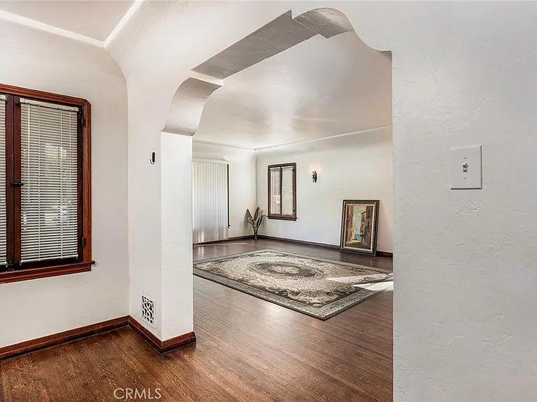 429 Olive Ave — Photo 9